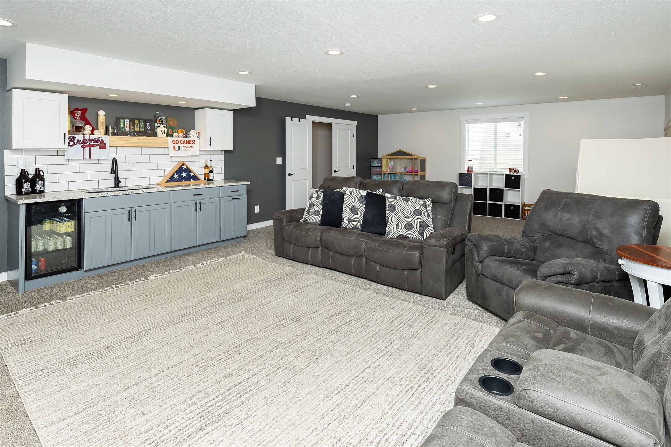 1304 S L Court