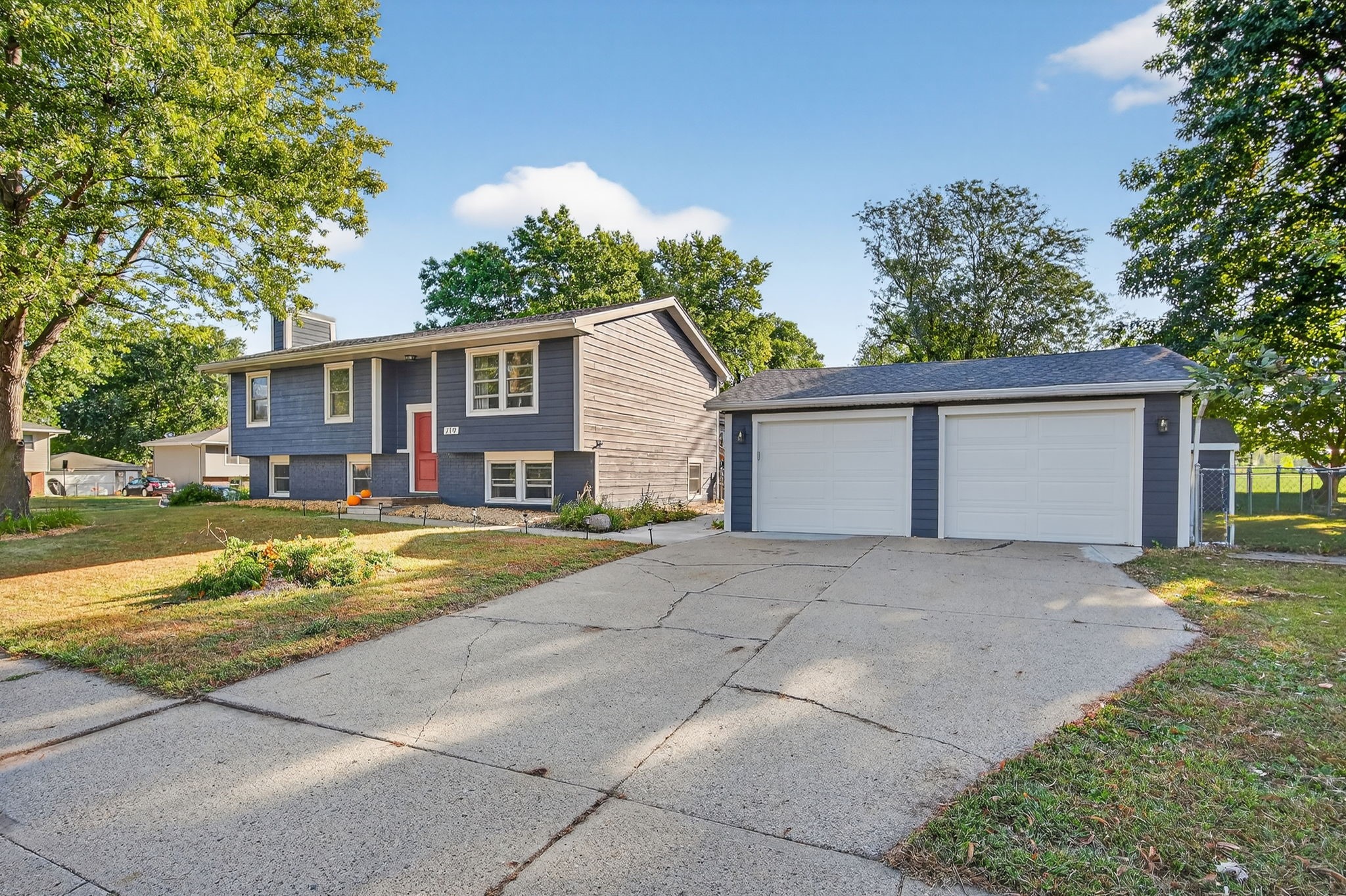 219 NW Calista Court
