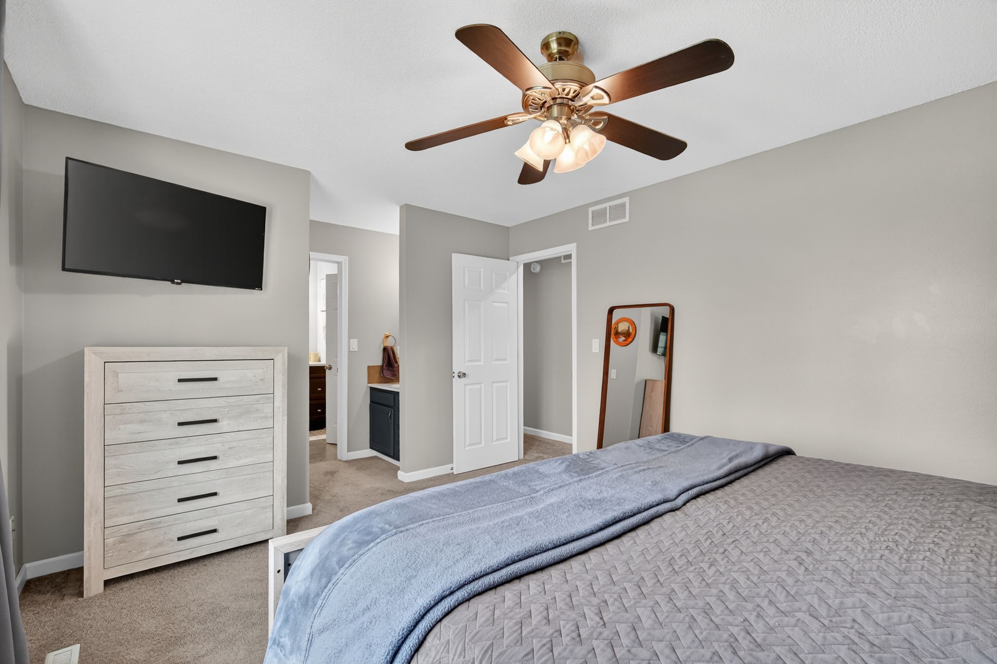 431 N Walnut Boulevard