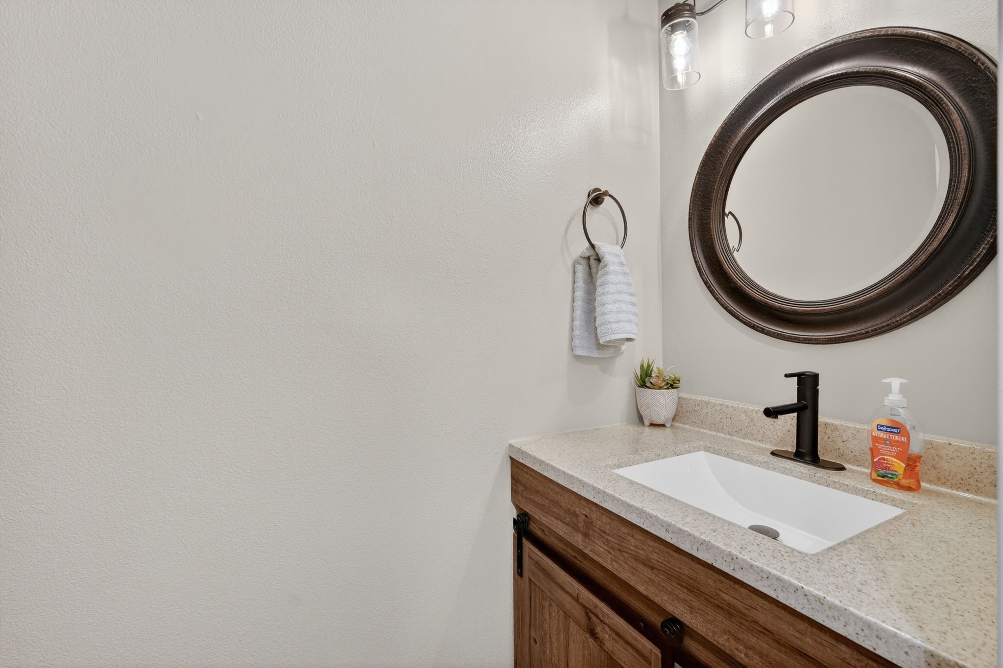 431 N Walnut Boulevard