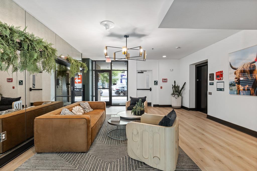 2500 Longview ST # 217