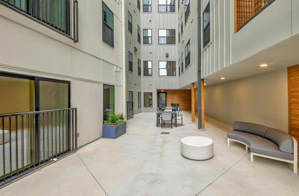 2500 Longview ST # 217