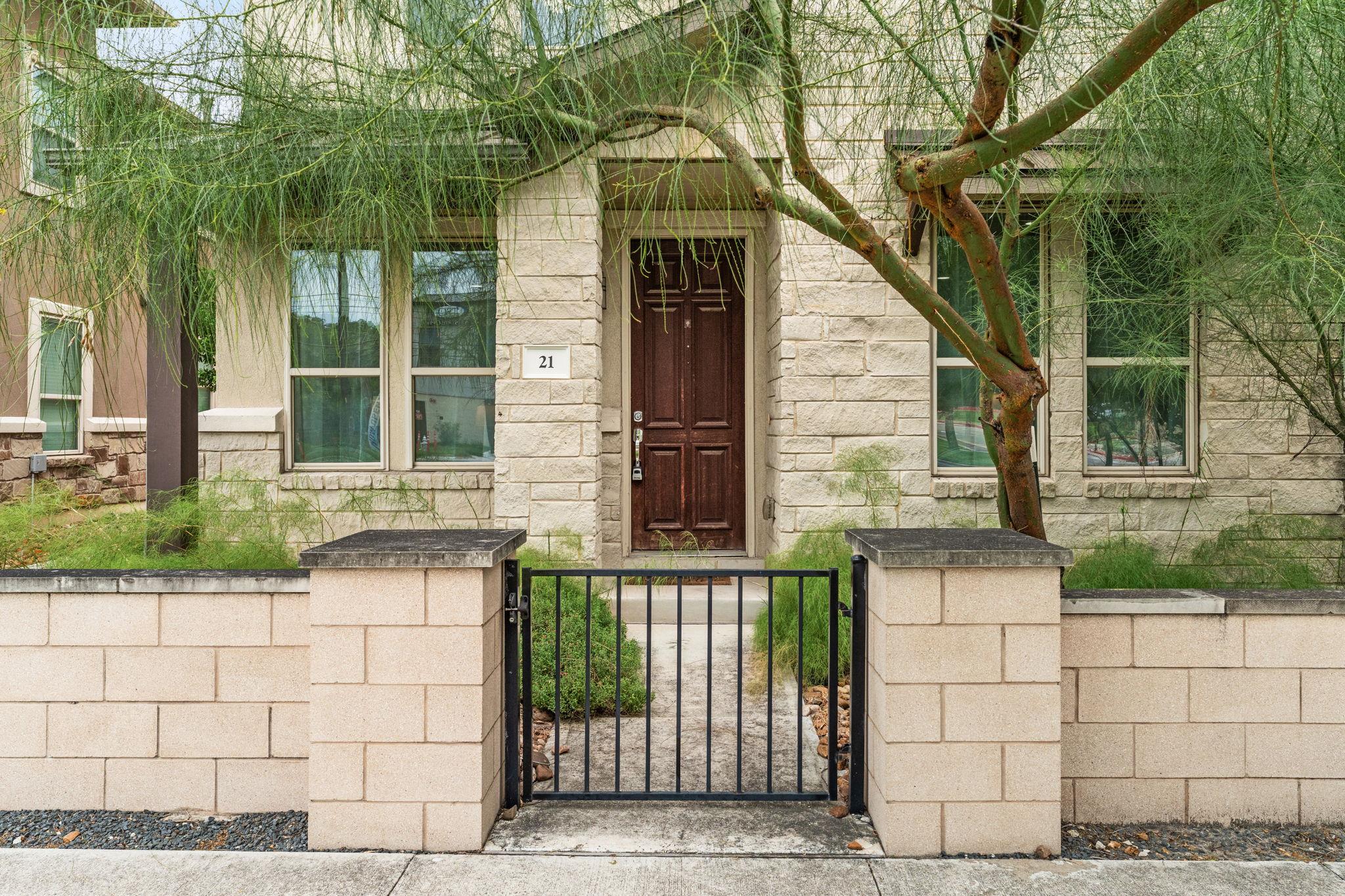 6814 E Riverside DR # 21