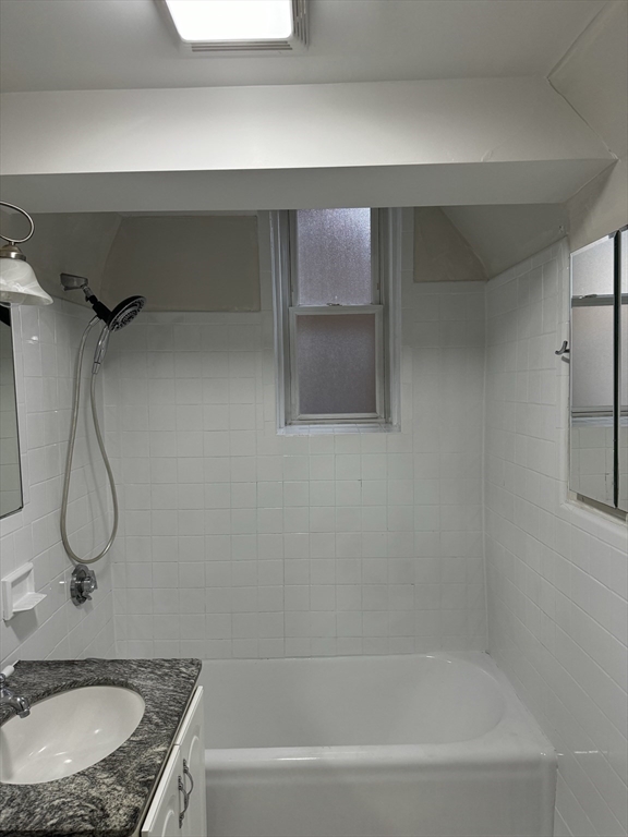 147 Babcock St # 7