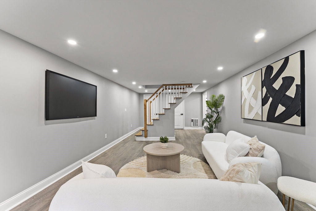 38 Isabel Cir