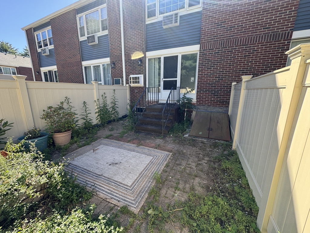 41 Foundry Street # 8 Unit: 22-8