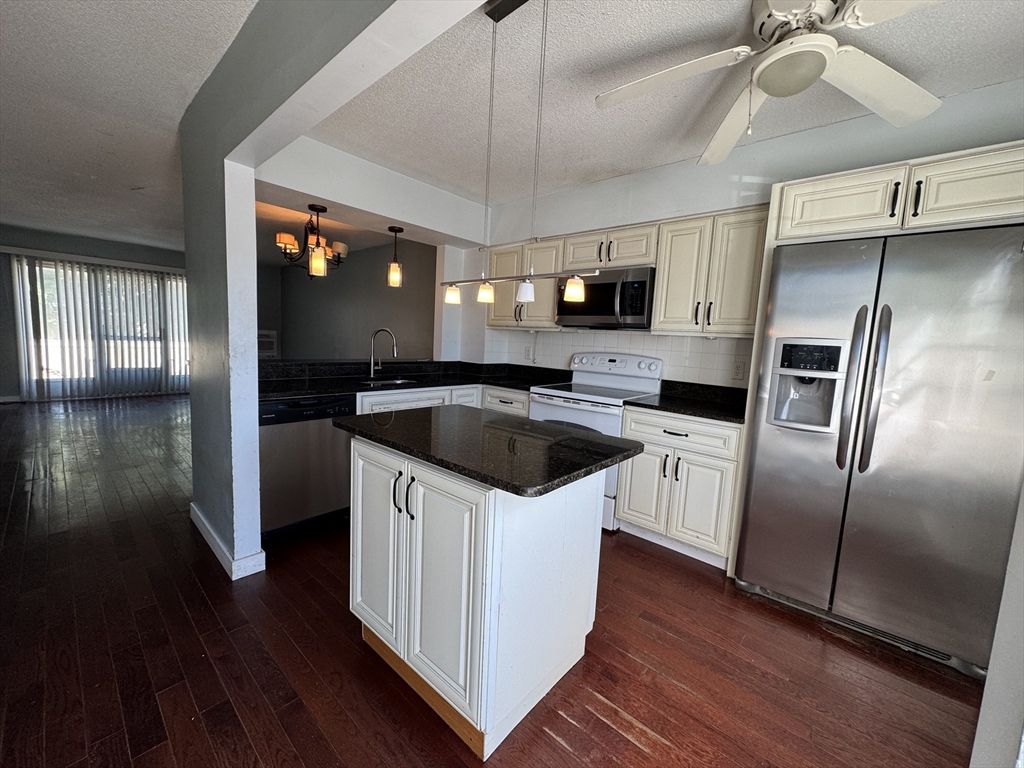 41 Foundry Street # 8 Unit: 22-8