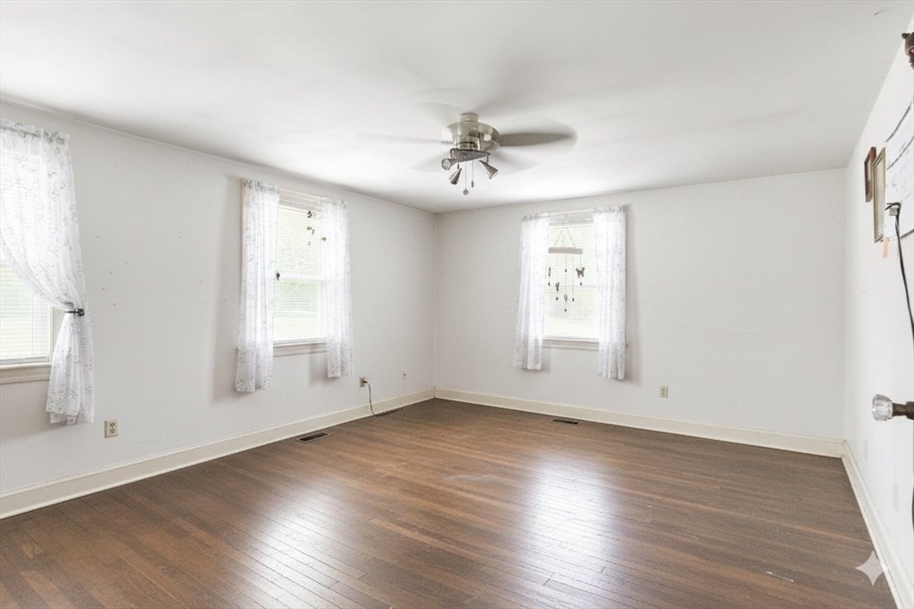 22 Barna Rd