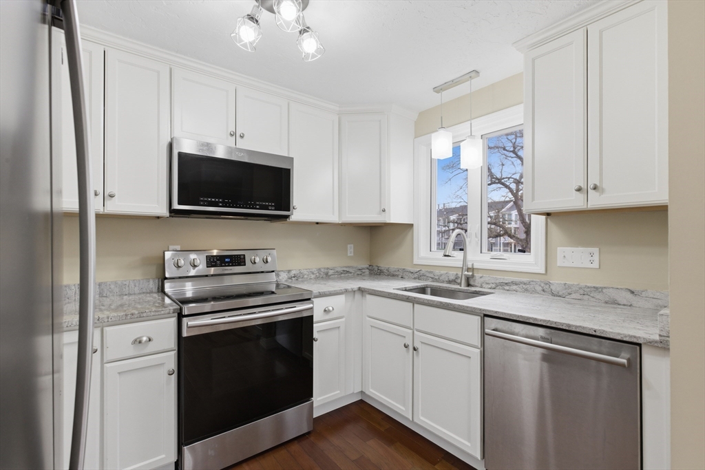 453 Turnpike St # 19