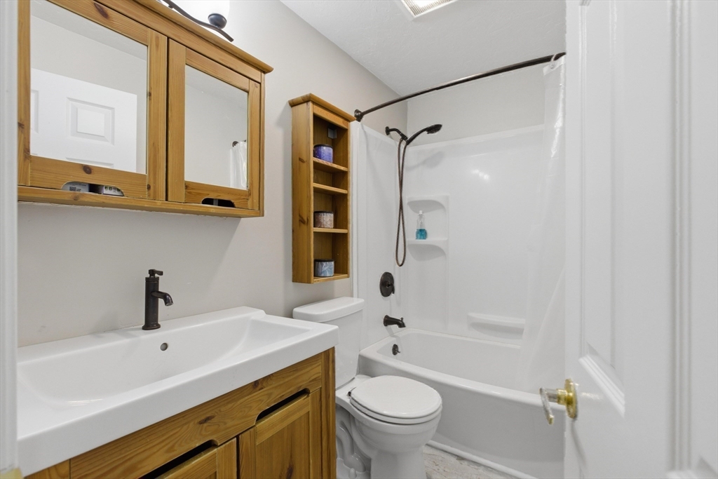 453 Turnpike St # 19