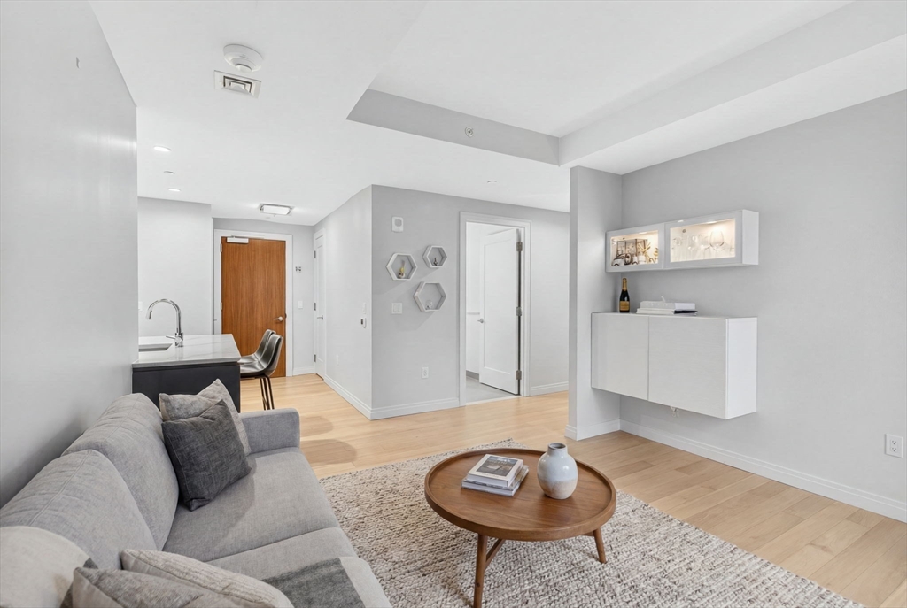 133 Seaport Blvd # 1517