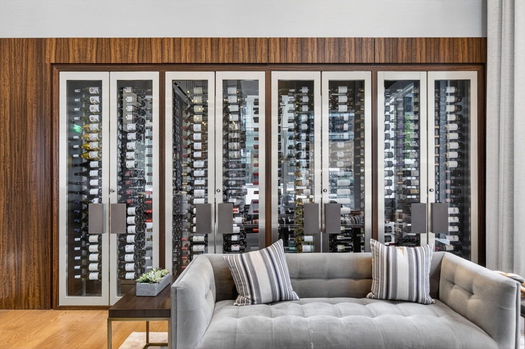 133 Seaport Blvd # 1517