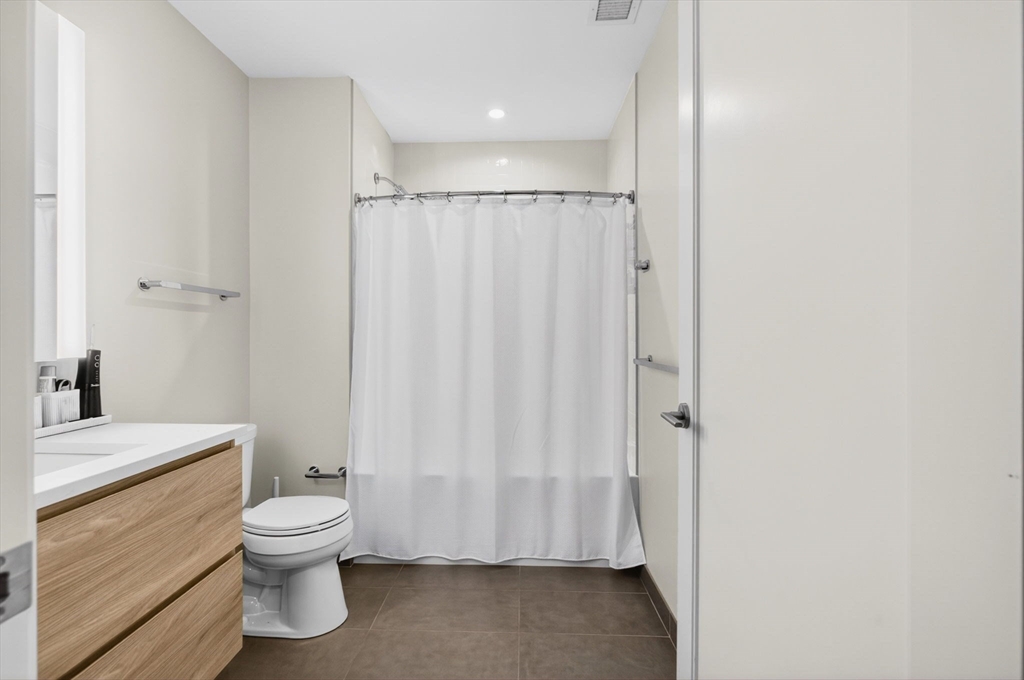 133 Seaport Blvd # 1517