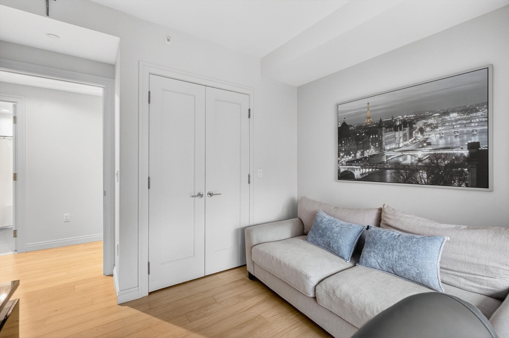133 Seaport Blvd # 1517