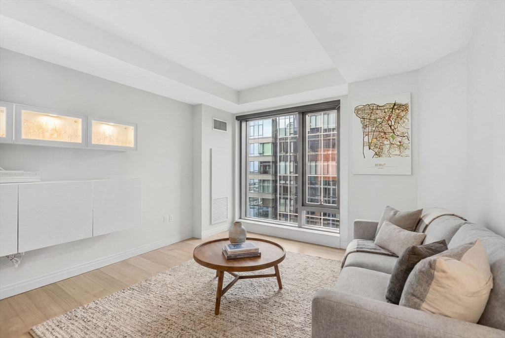 133 Seaport Blvd # 1517