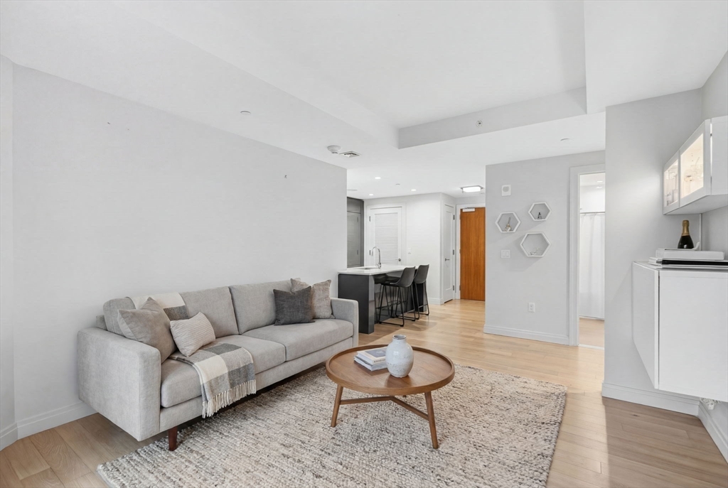 133 Seaport Blvd # 1517
