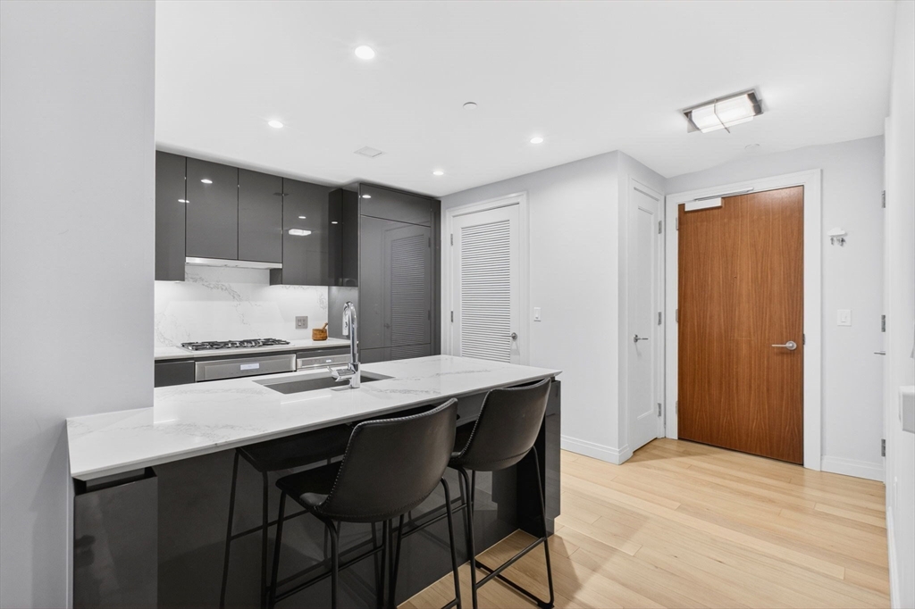 133 Seaport Blvd # 1517