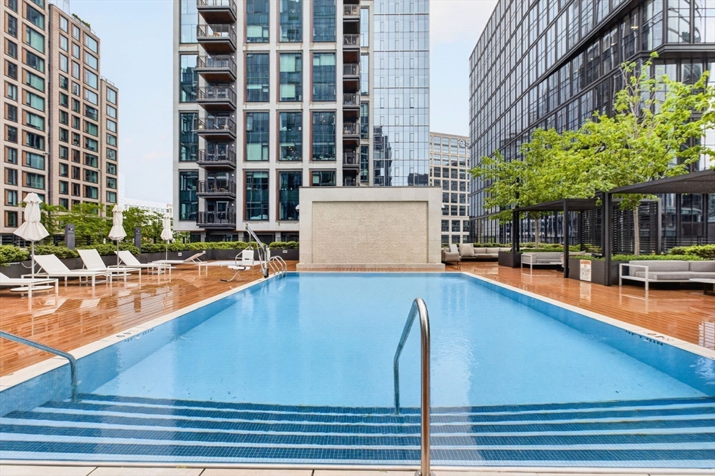 133 Seaport Blvd # 1517