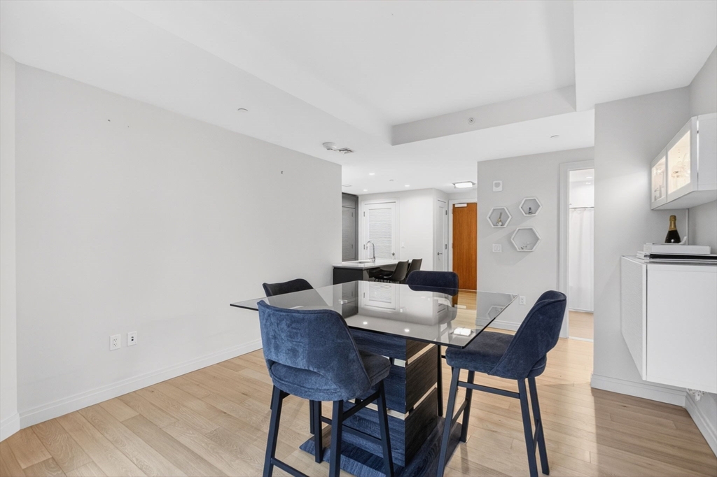 133 Seaport Blvd # 1517