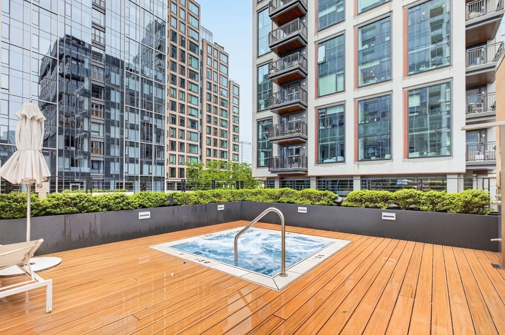 133 Seaport Blvd # 1517