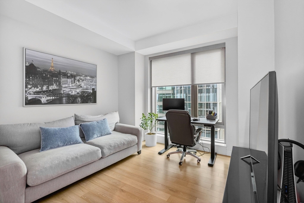 133 Seaport Blvd # 1517
