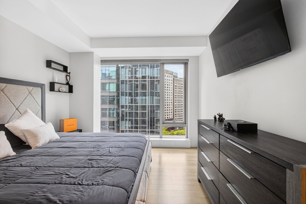 133 Seaport Blvd # 1517