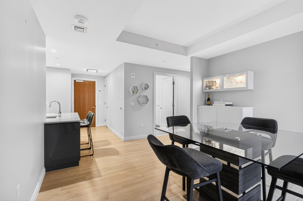 133 Seaport Blvd # 1517