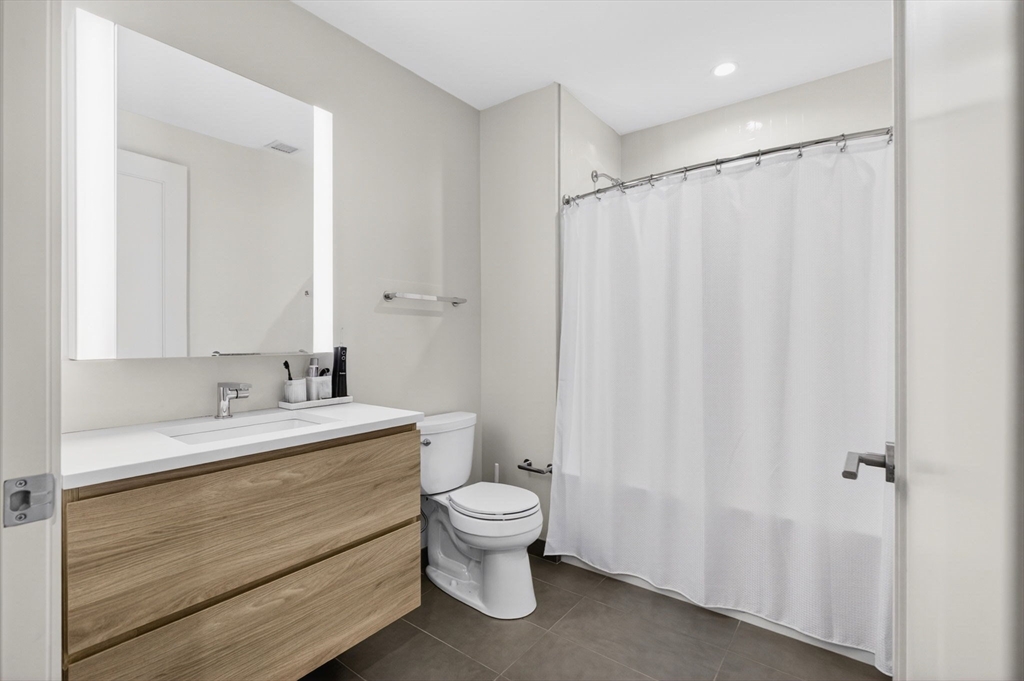 133 Seaport Blvd # 1517