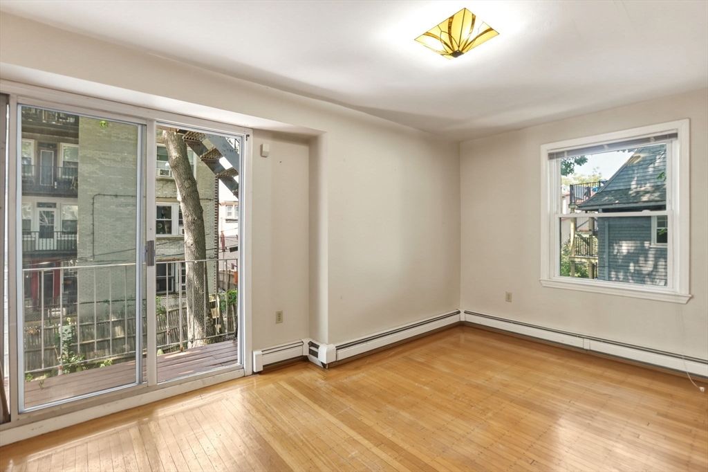127 Kilsyth Rd # 3