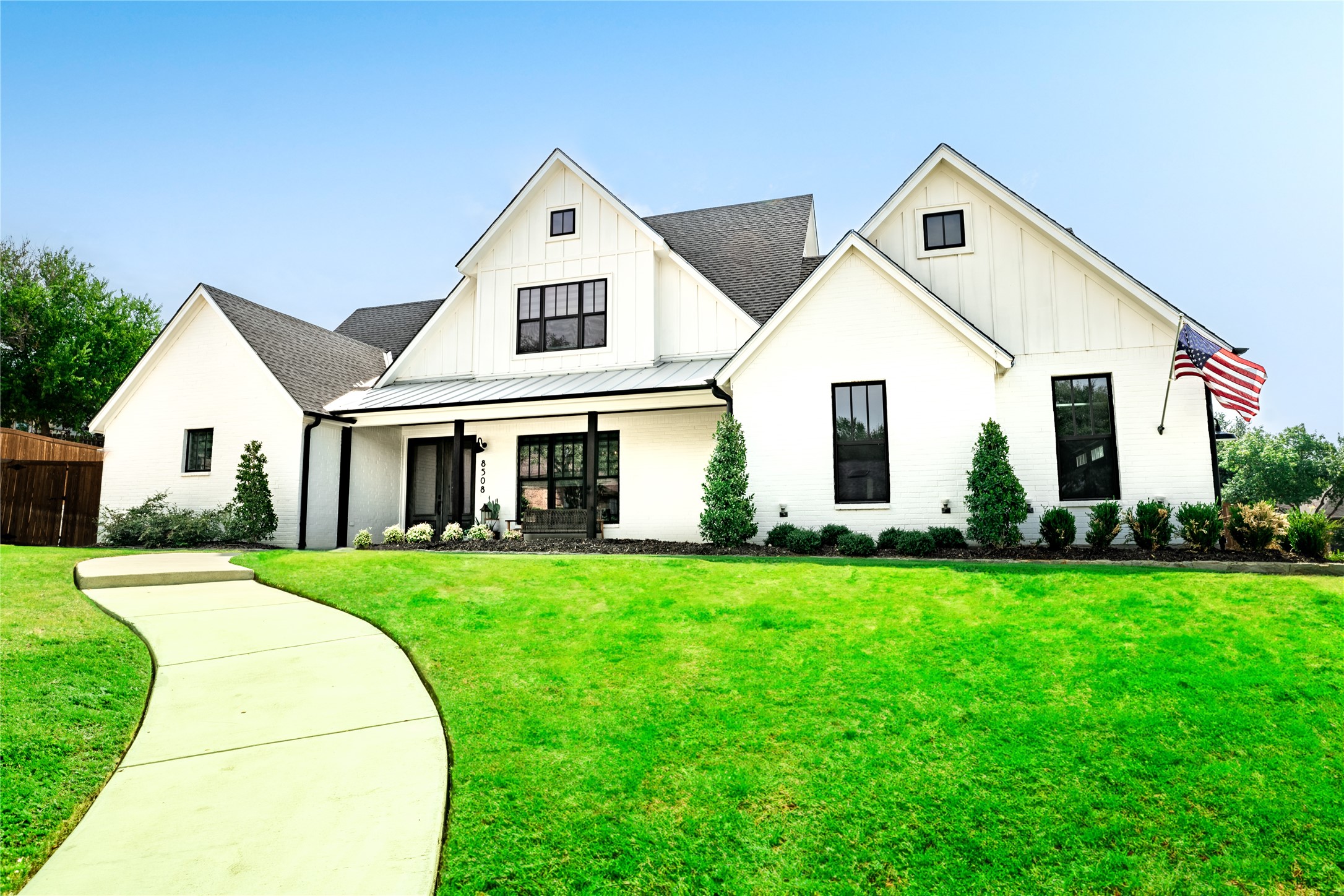 8508 Woodlake Circle