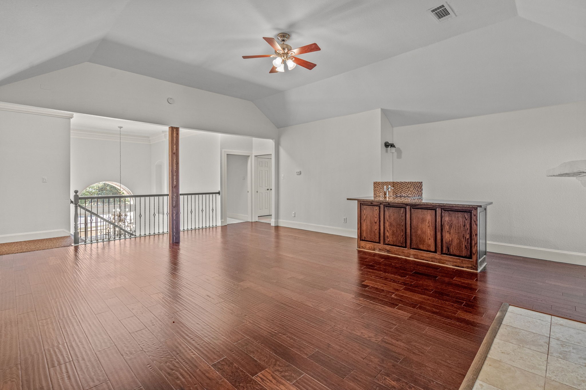 102 W El Paseo Street