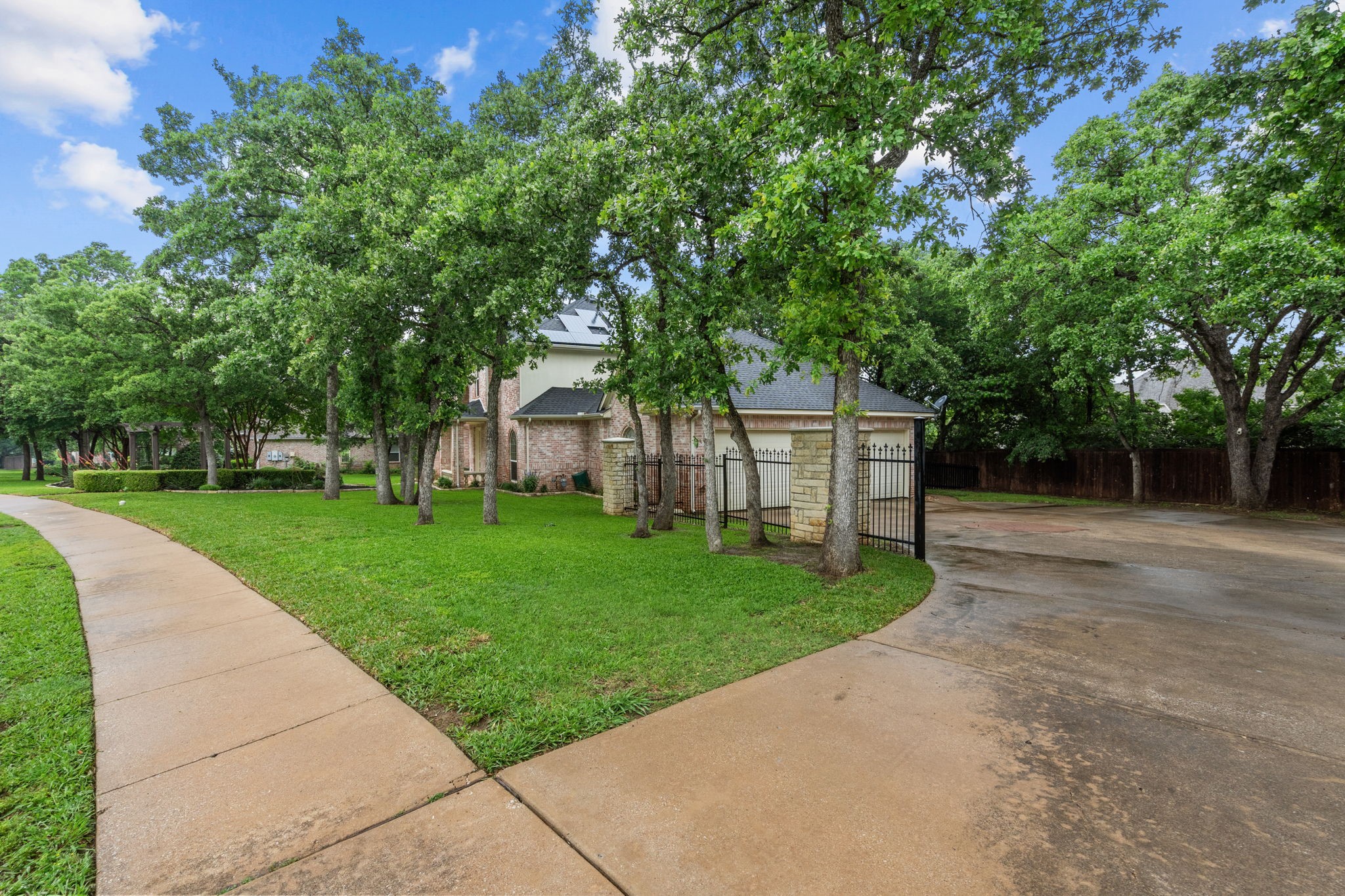 102 W El Paseo Street