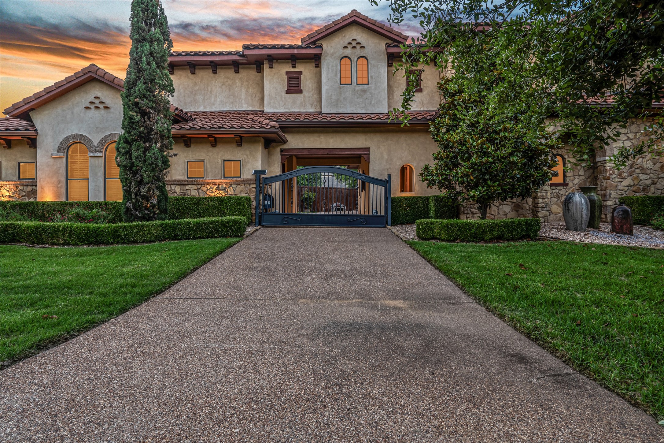 600 Deerwood Lane