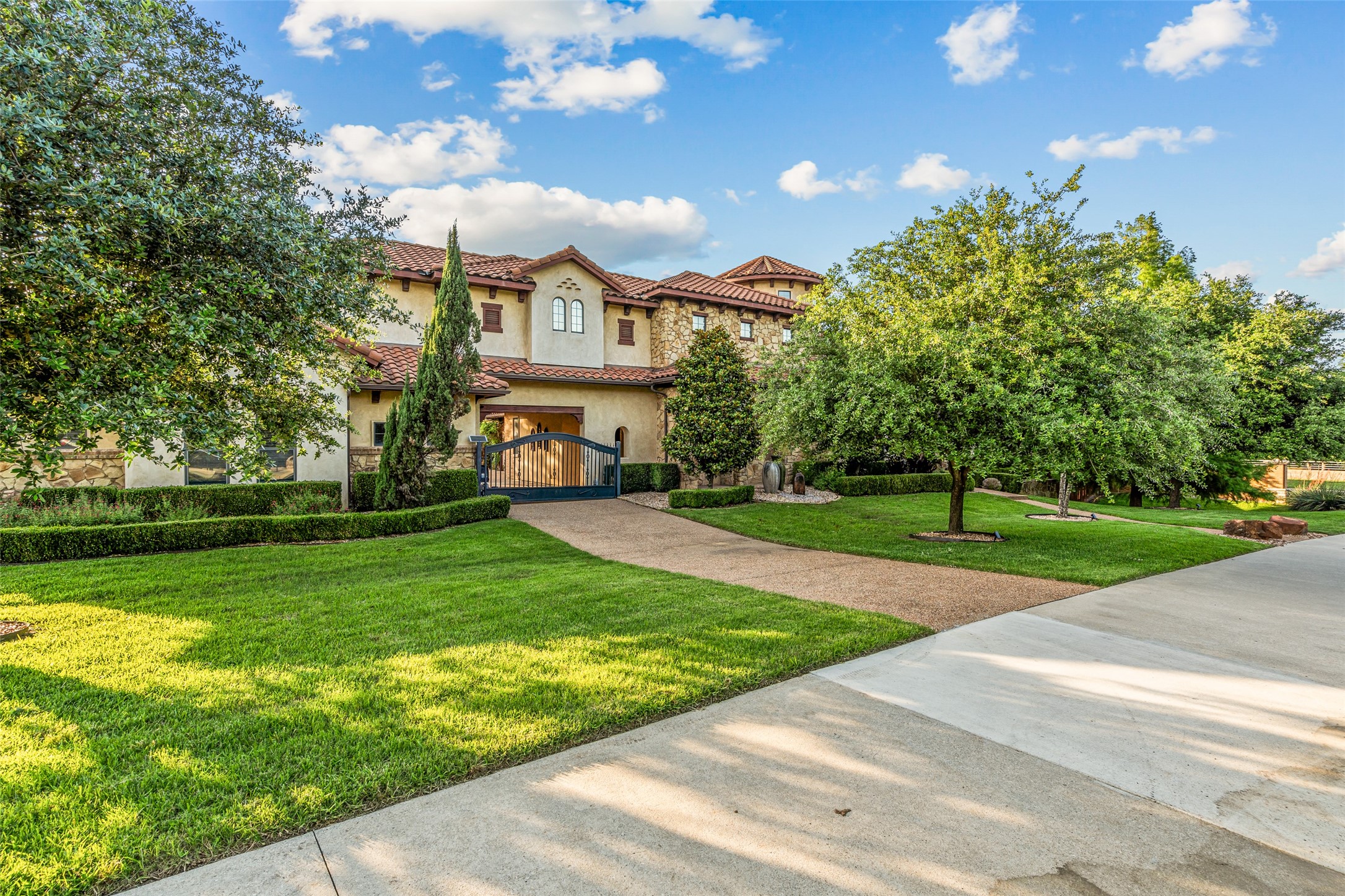600 Deerwood Lane