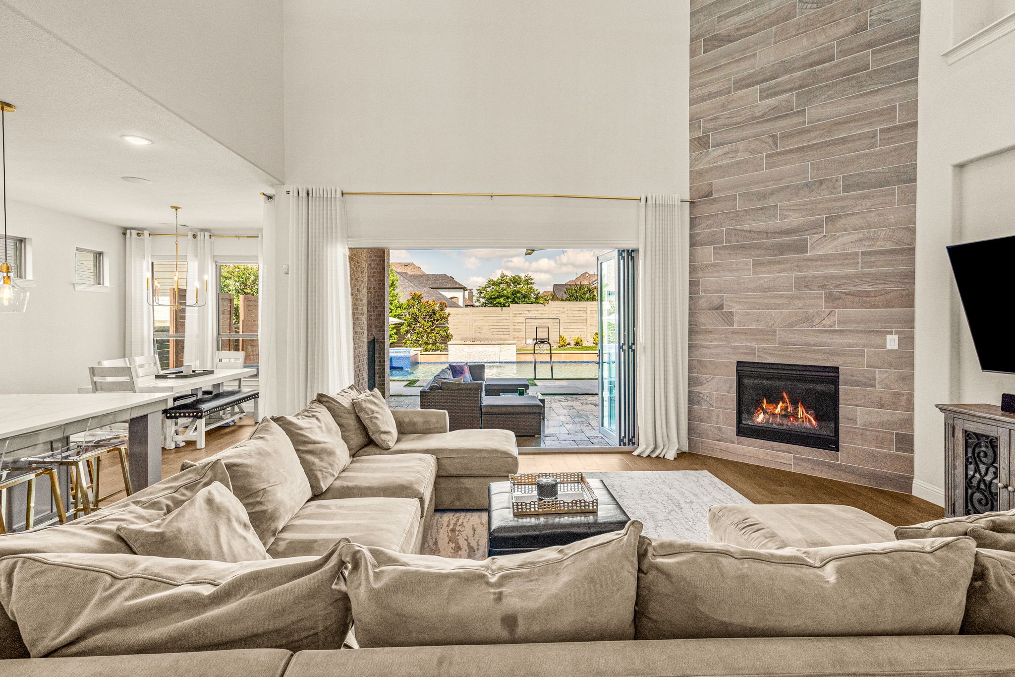 1211 Treeline Drive