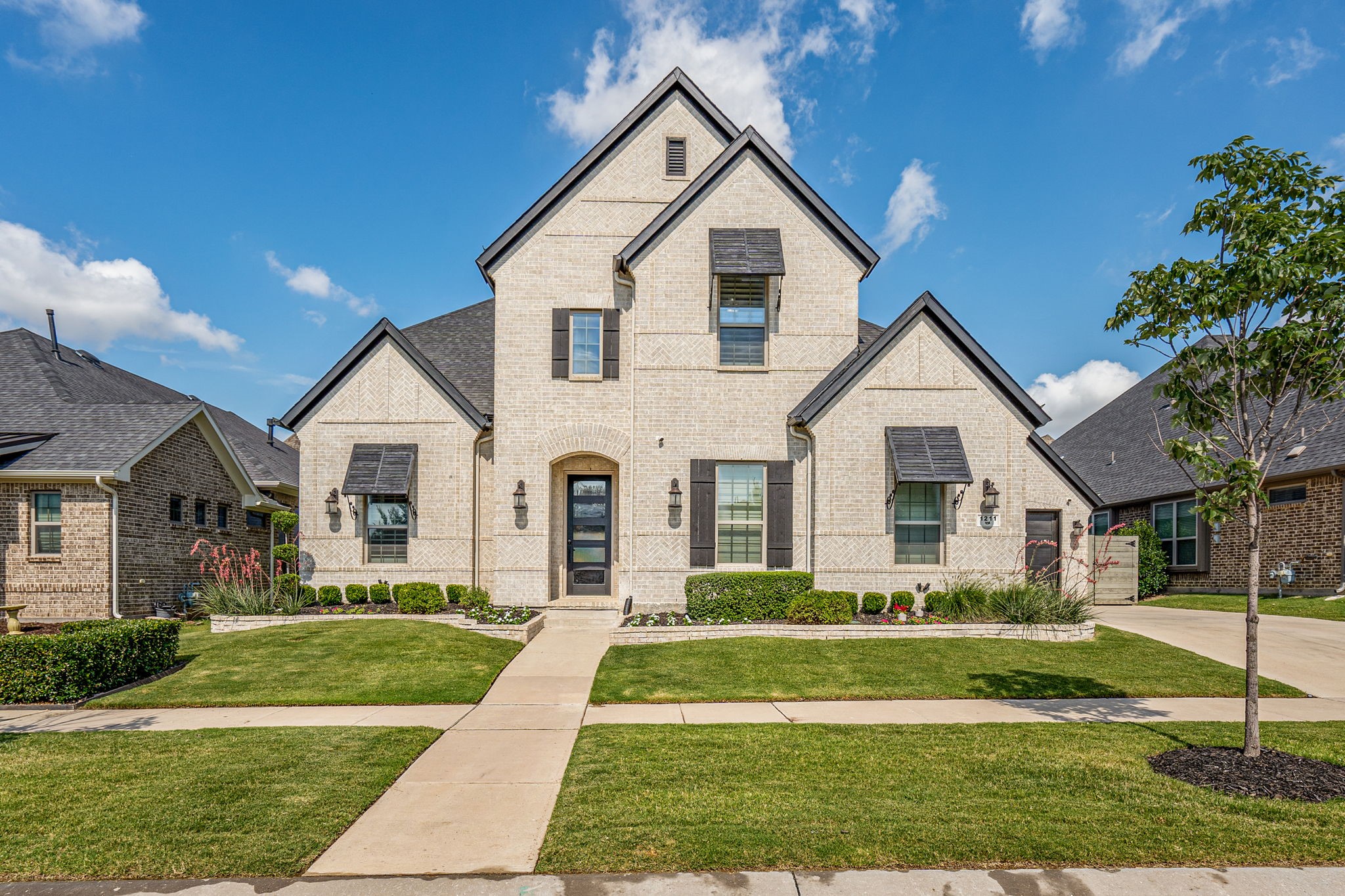 1211 Treeline Drive