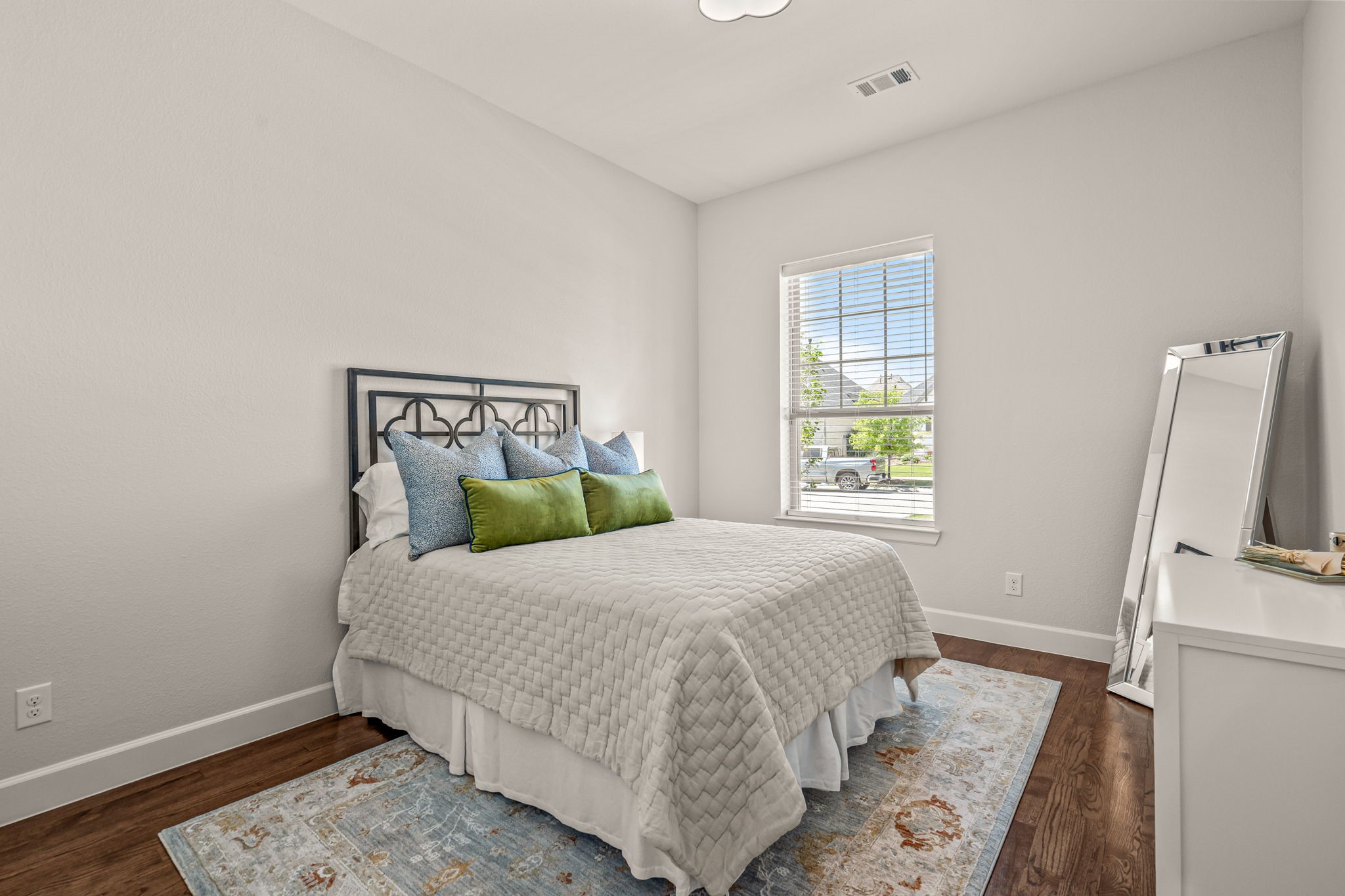 1512 Petal Court