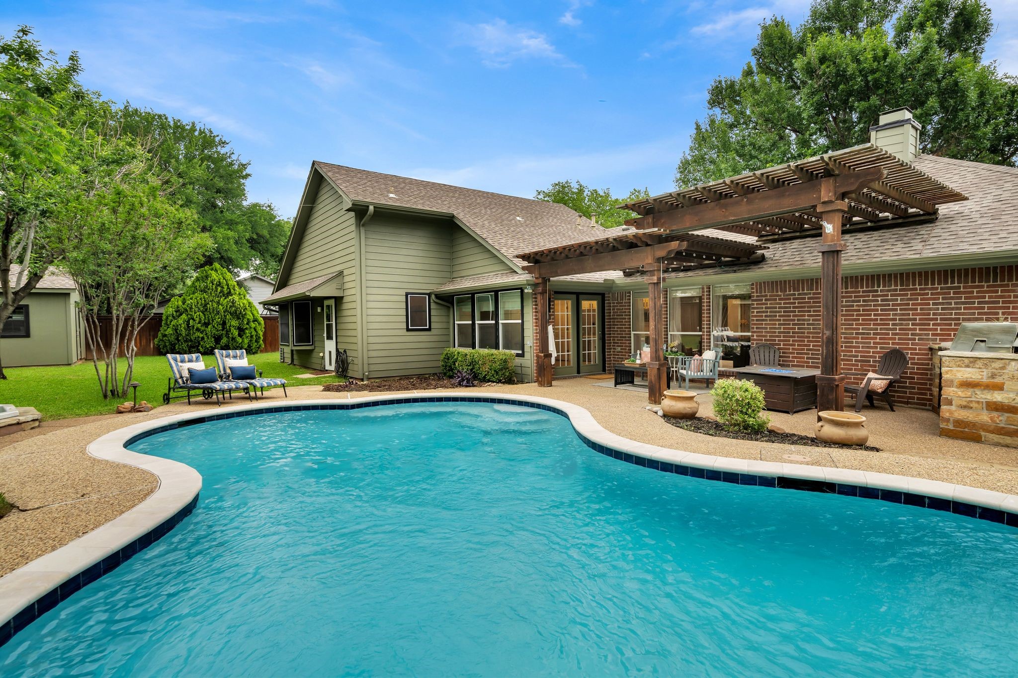 141 Redwood Drive