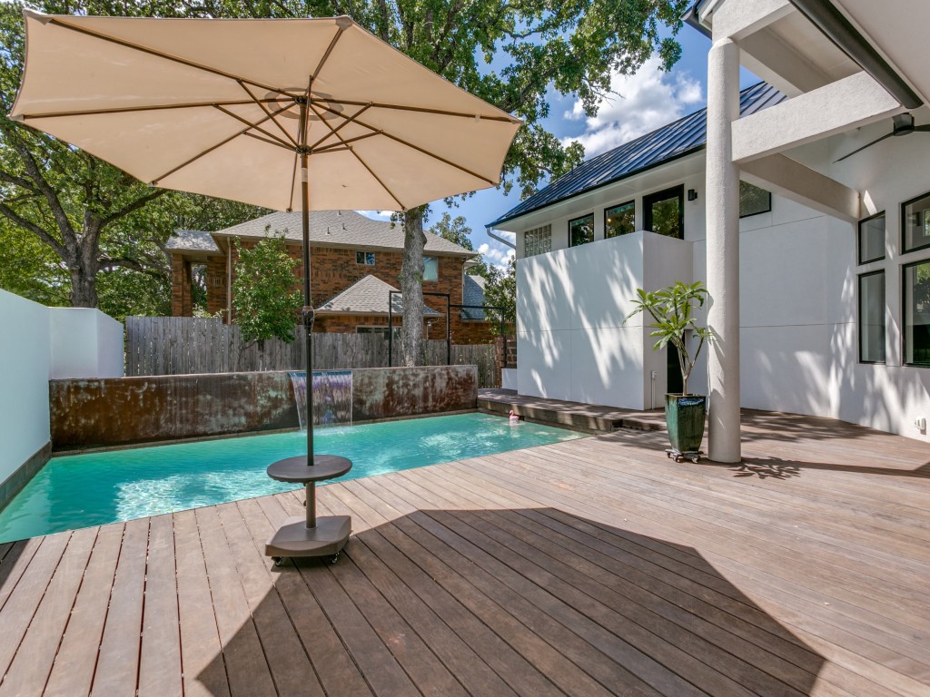 3046 Creekview Drive