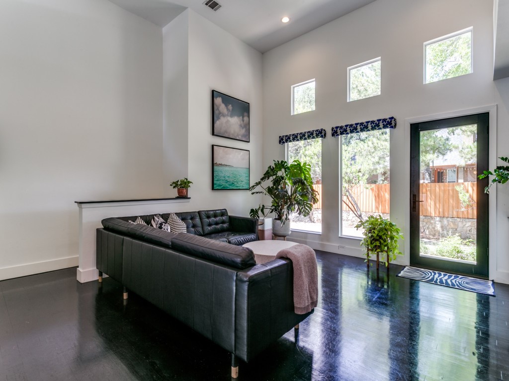 3046 Creekview Drive