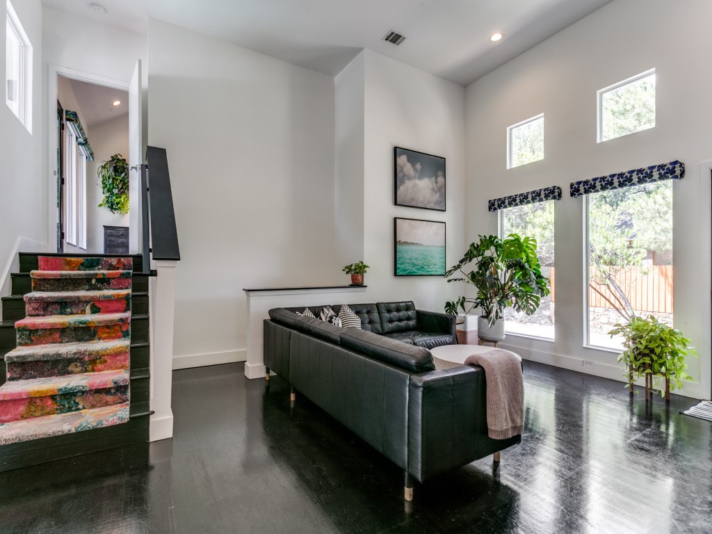 3046 Creekview Drive