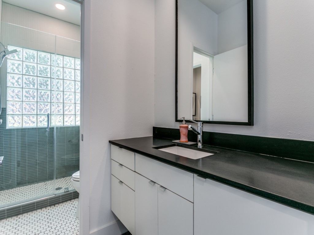 3046 Creekview Drive