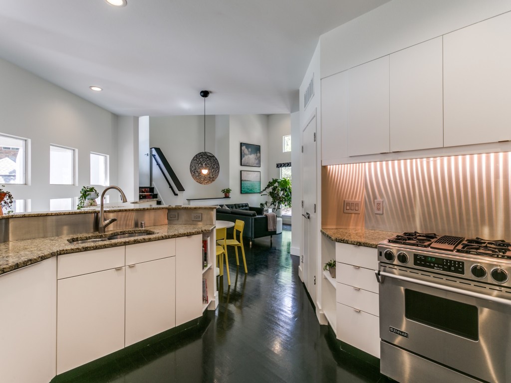 3046 Creekview Drive
