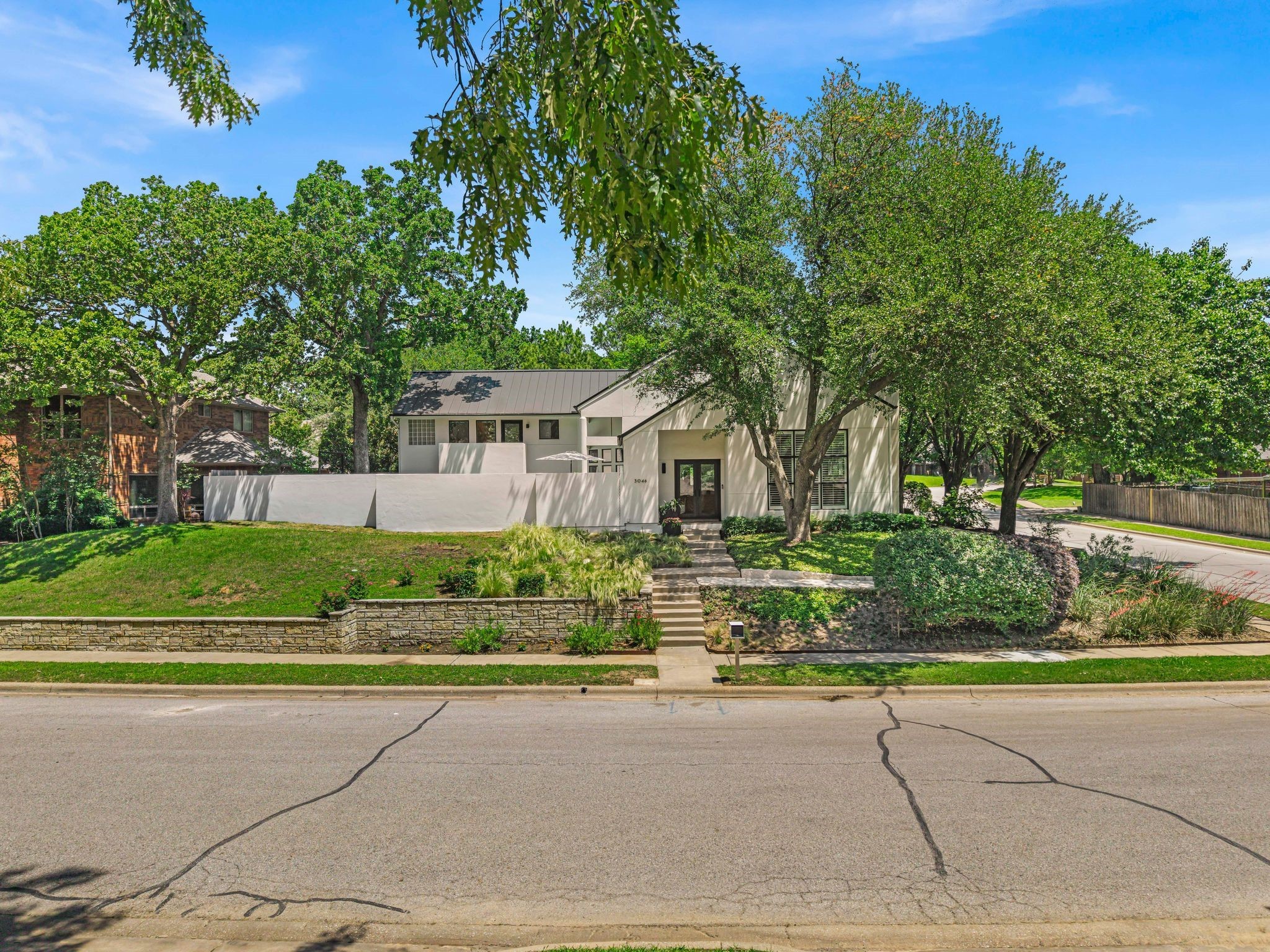 3046 Creekview Drive