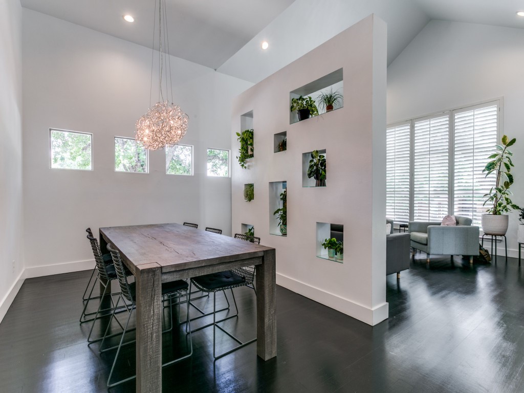 3046 Creekview Drive