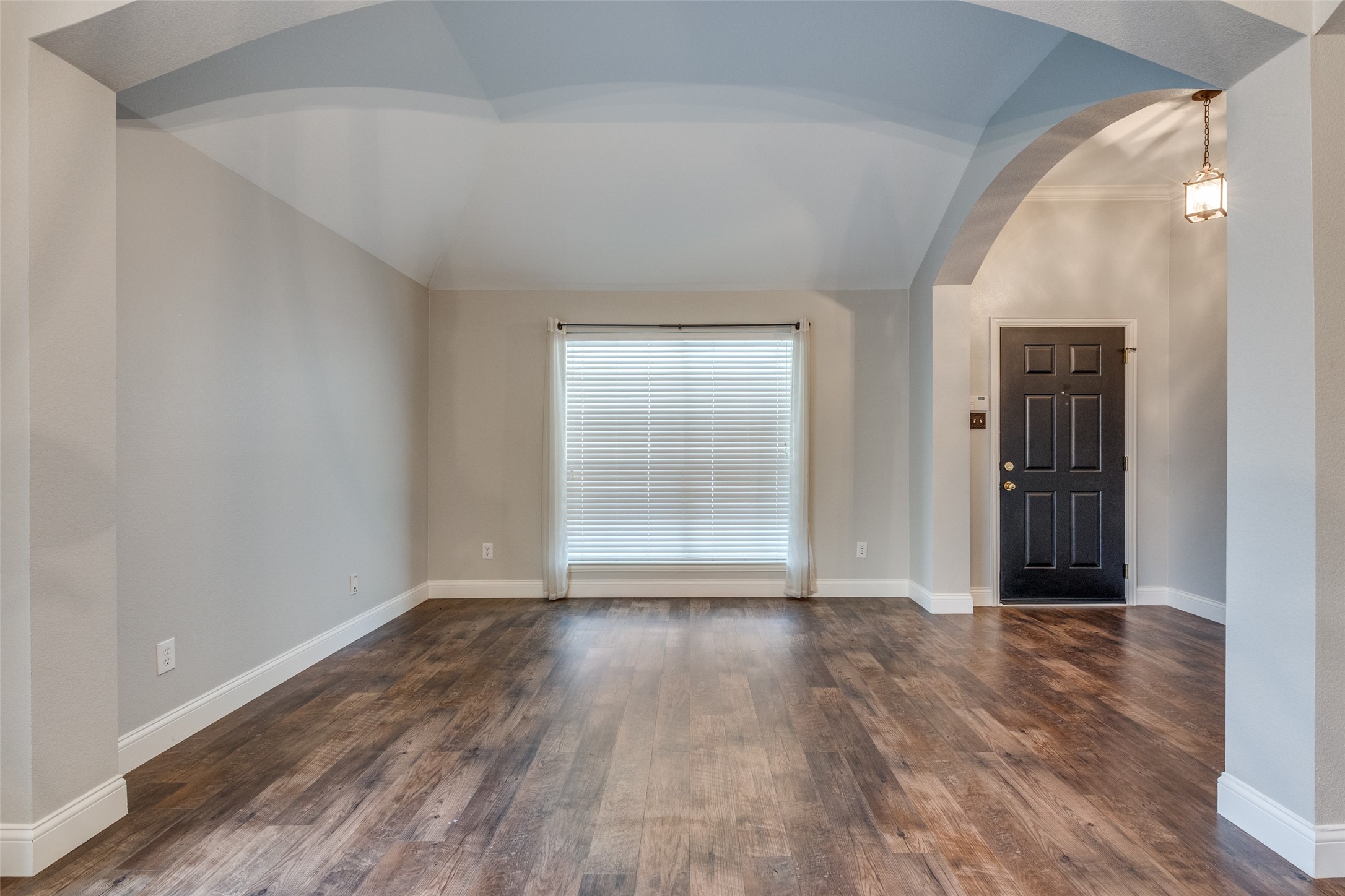 3709 Sevenoaks Drive