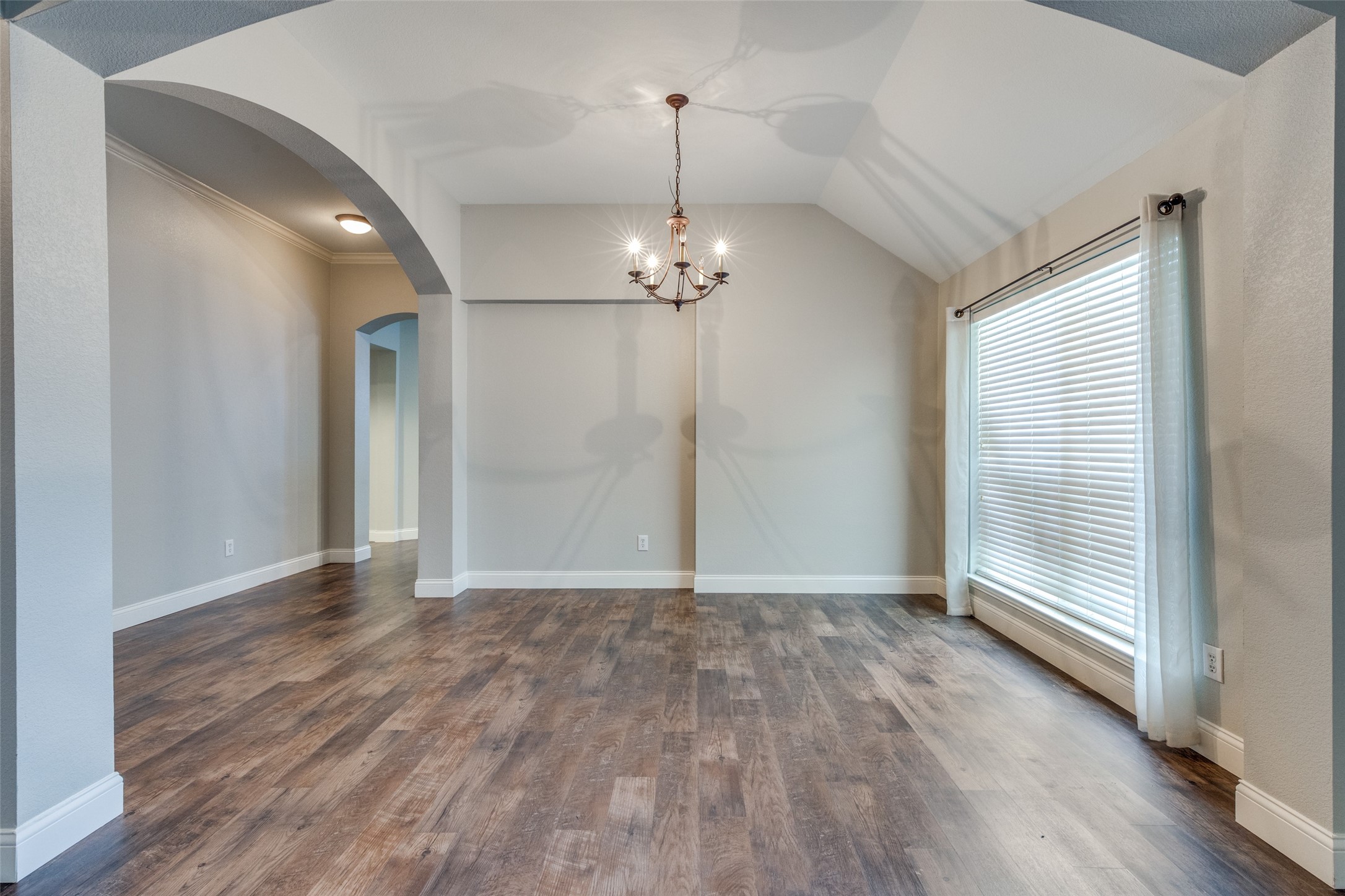 3709 Sevenoaks Drive