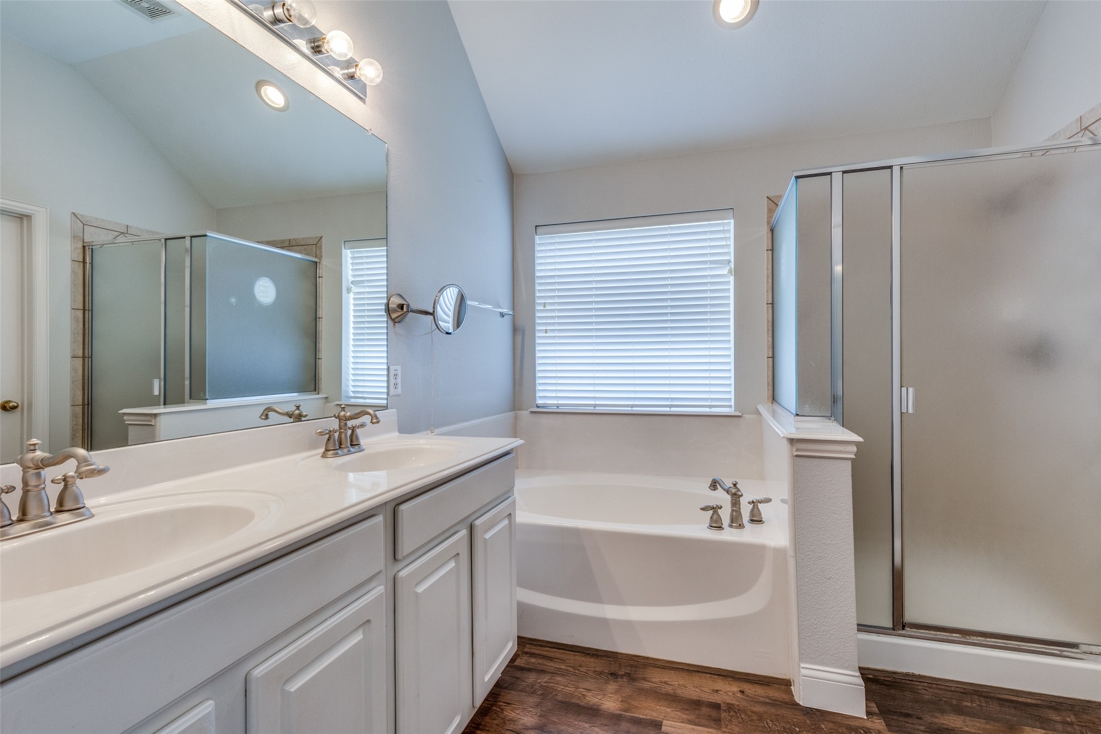 3709 Sevenoaks Drive