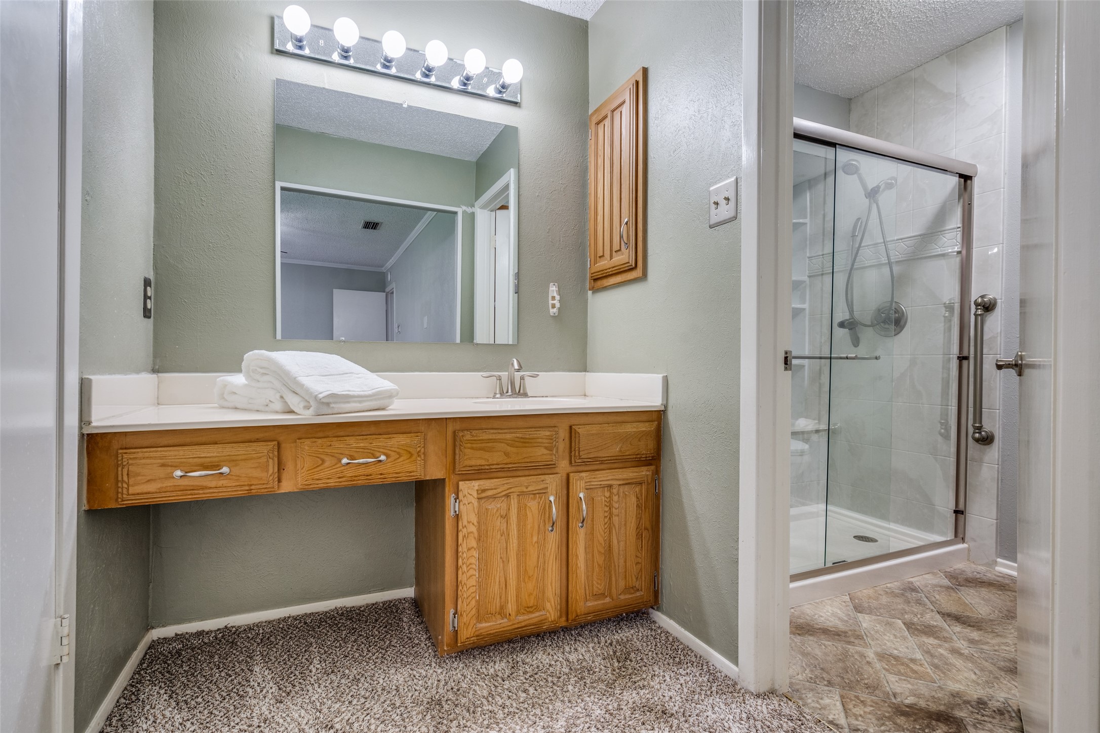 2622 Fallcreek Drive