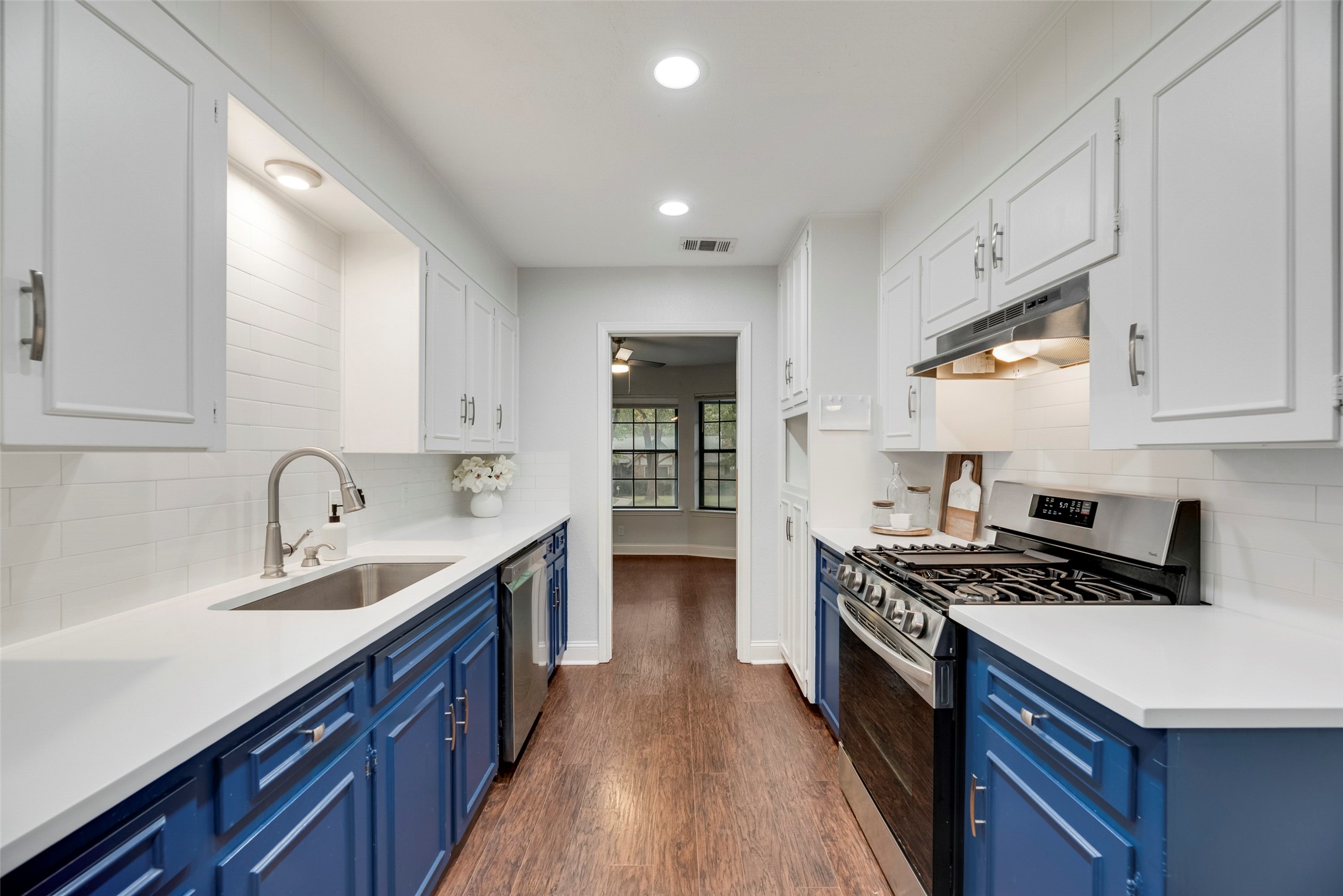 2021 Vista Road